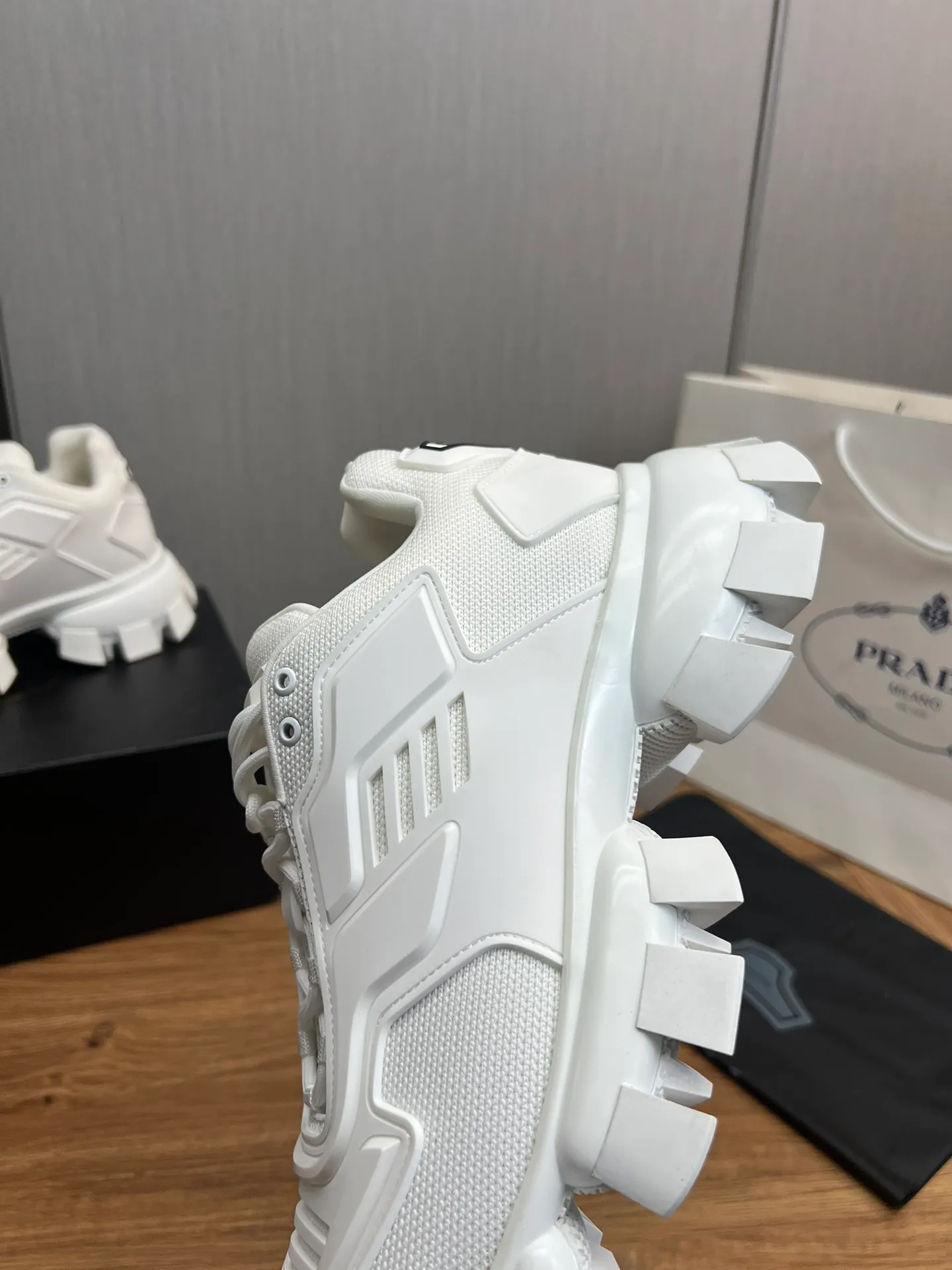Men's shoes 💰620💰 [PRADA] Popular thick-soled shoes for couples 👩‍❤️‍👨 Available all year round ✔️Official website synchronization Original fly-knit film fabric + cowhide lining, 1⃣️ to 1⃣️ replica, original sole, 36-45 (45 made to order, non-refundable)
